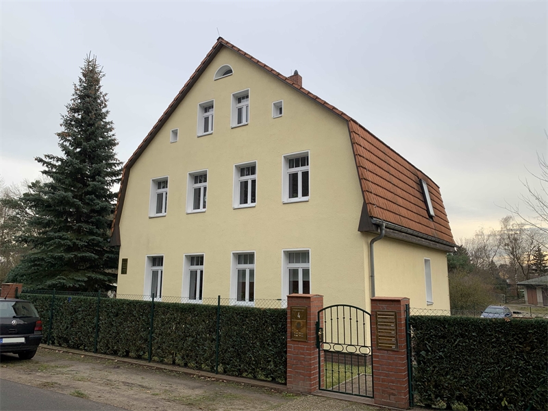 Hausansicht von Straße