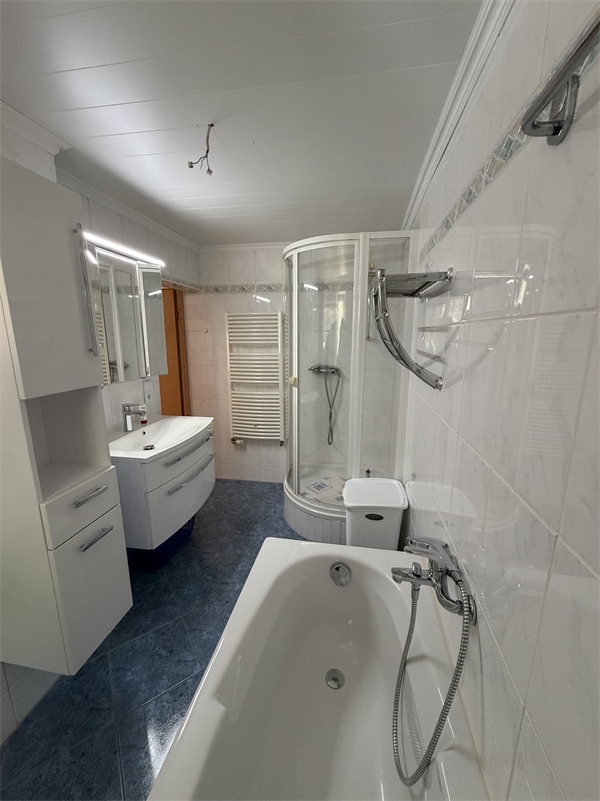 Badezimmer EG