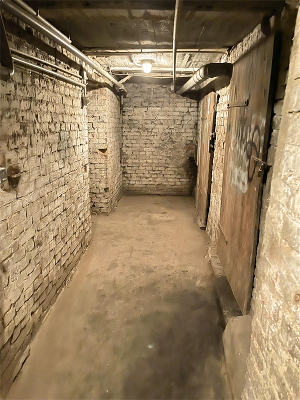 Keller